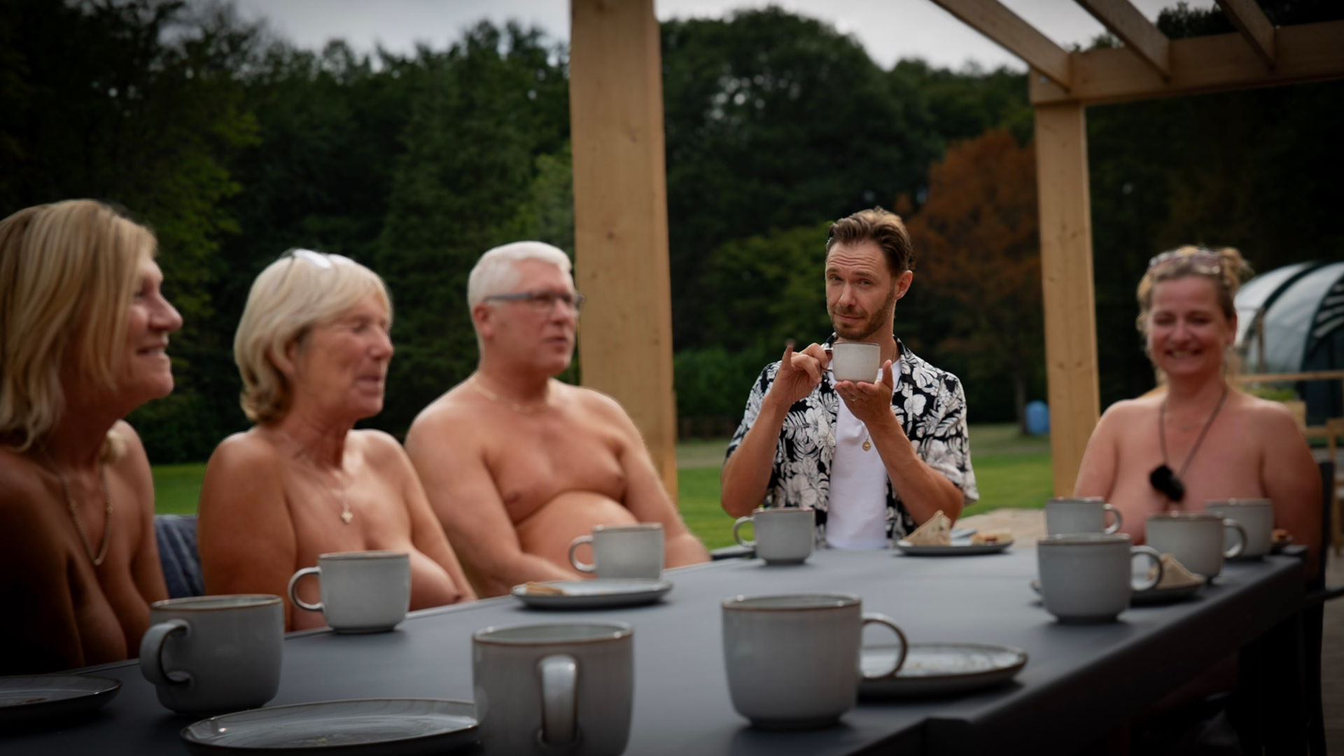 Le monde est à nu! Nouvelle saison